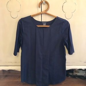 2/$20 NWOT Ann Taylor navy pleated SS blouse XS